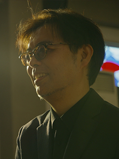 平川綾真智
